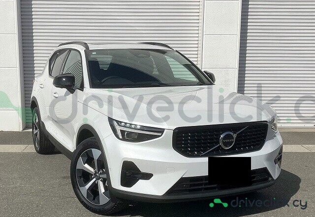 Volvo XC40 White