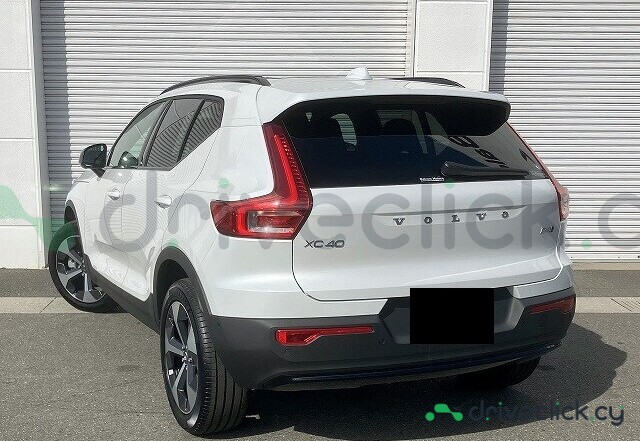 Volvo XC40 White