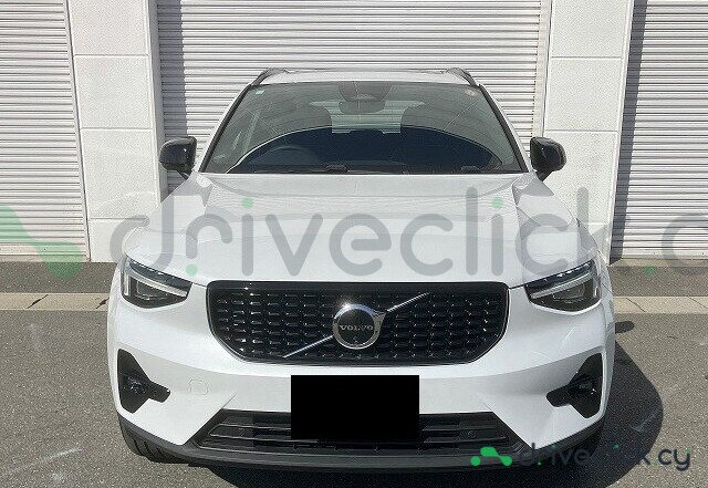 Volvo XC40 White