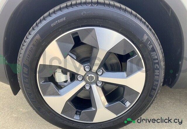 Volvo XC40 White