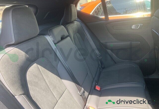 Volvo XC40 White