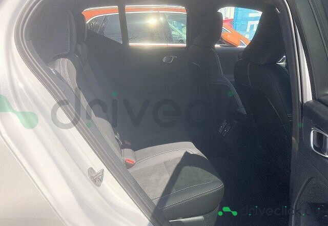 Volvo XC40 White