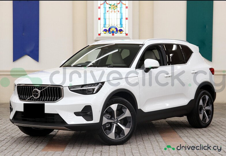 Volvo XC40 White