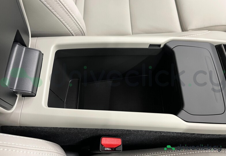 Volvo XC40 White