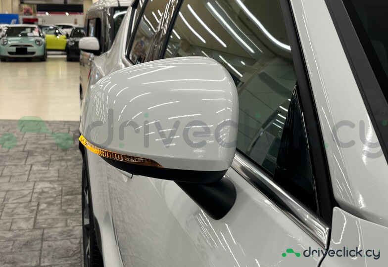 Volvo XC40 White