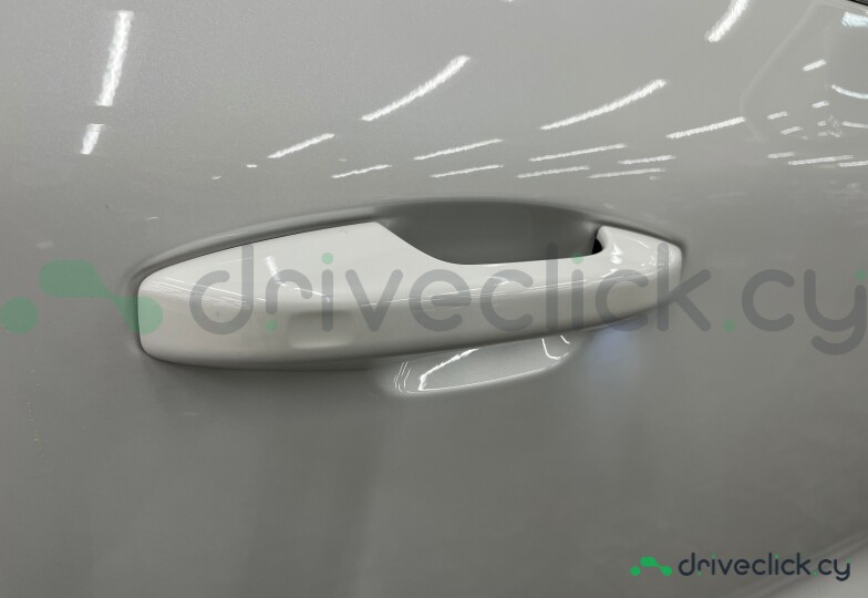 Volvo XC40 White