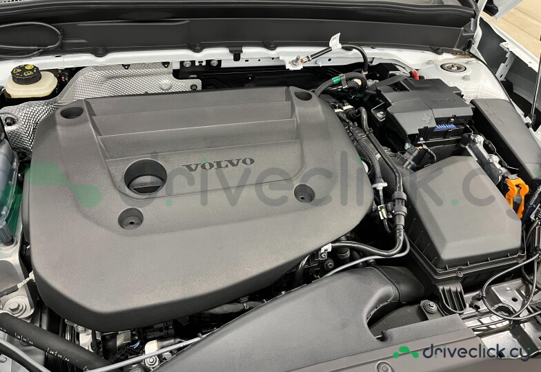Volvo XC40 White