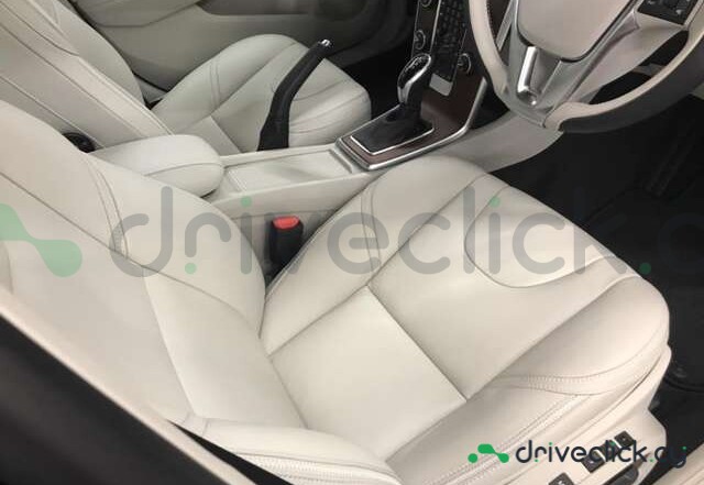 Volvo XC40 White