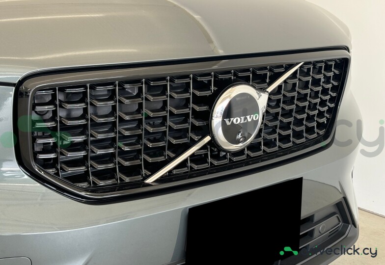 Volvo XC40 Green