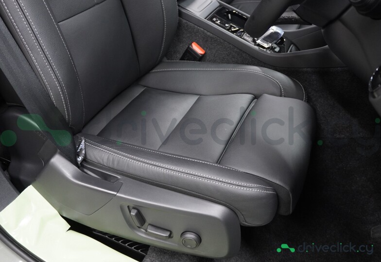 Volvo XC40 Green