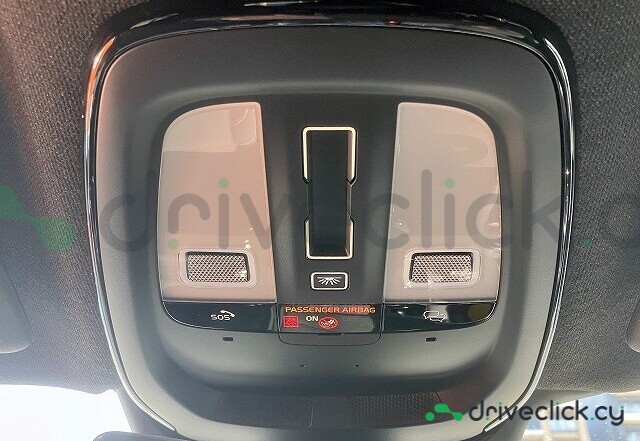 Volvo XC40 White