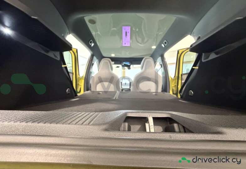 Volvo EX30 Yellow