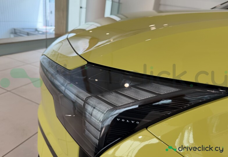Volvo EX30 Yellow