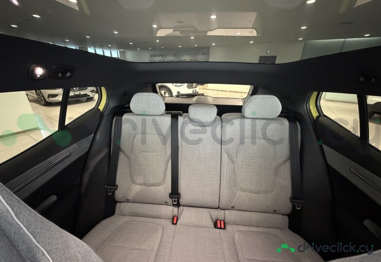 Volvo EX30 Yellow