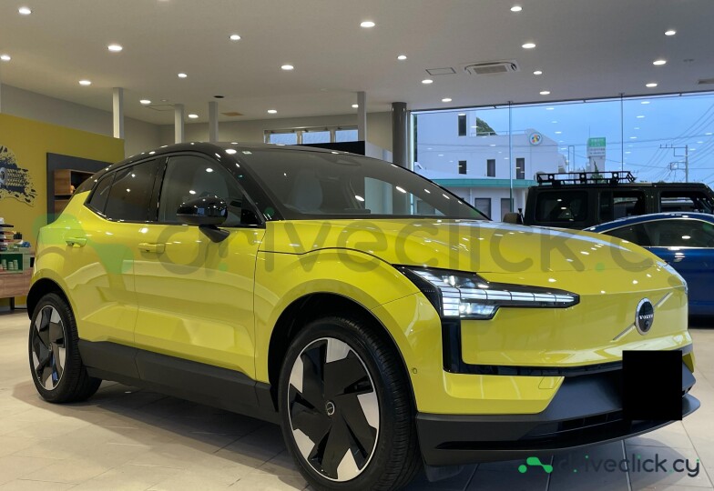 Volvo EX30 Yellow
