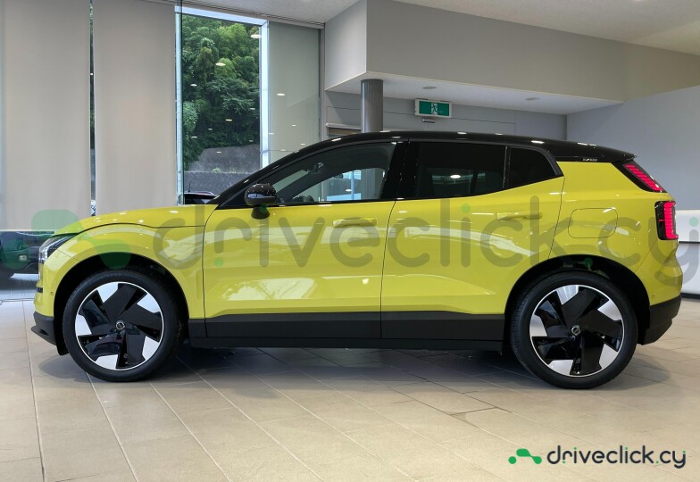 Volvo EX30 Yellow