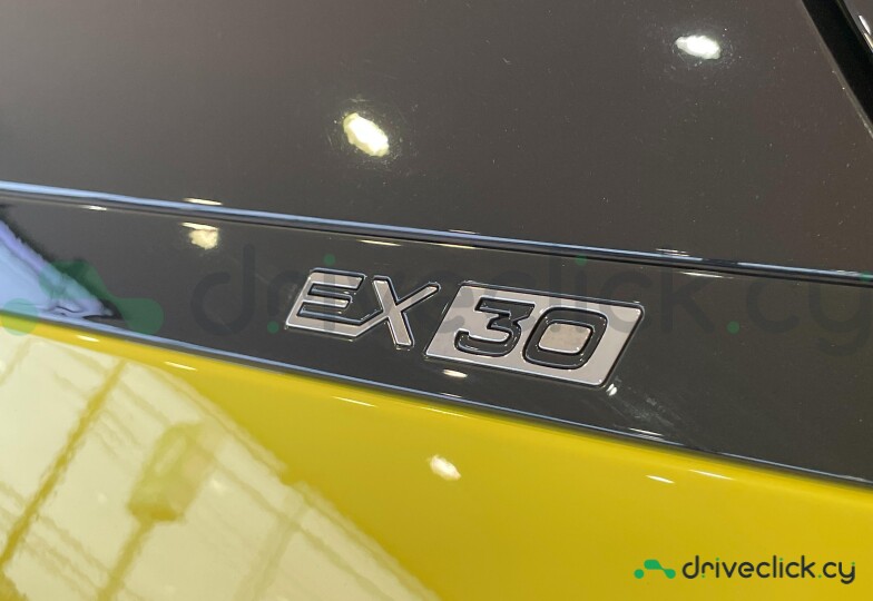 Volvo EX30 Yellow