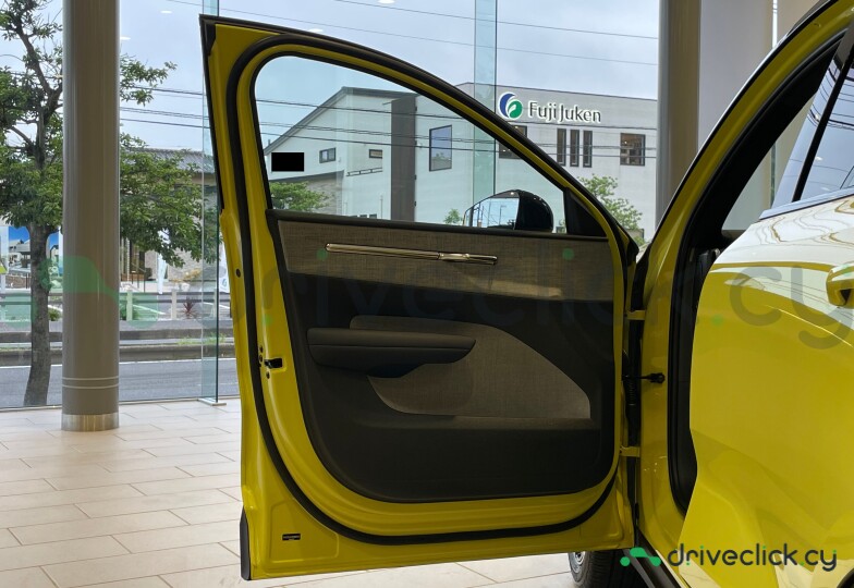 Volvo EX30 Yellow