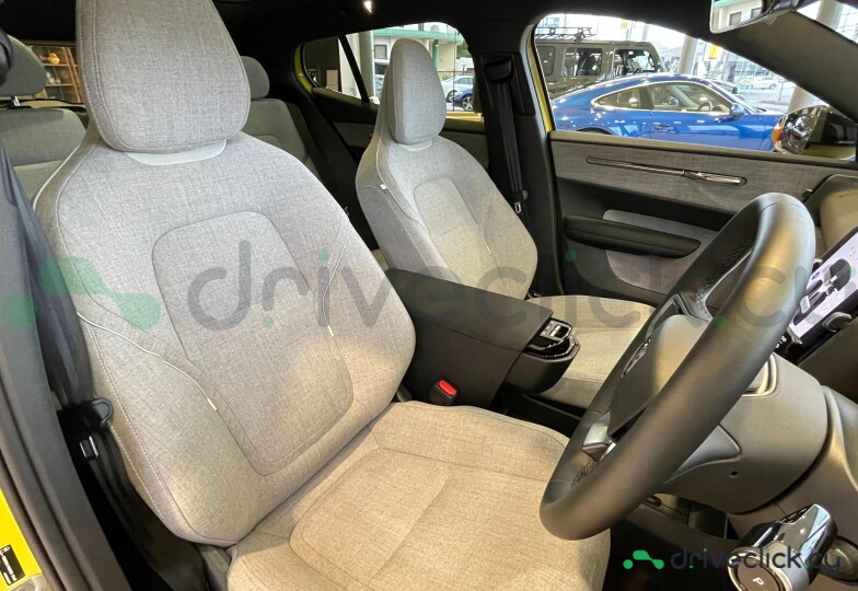 Volvo EX30 Yellow