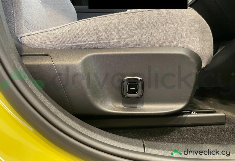 Volvo EX30 Yellow