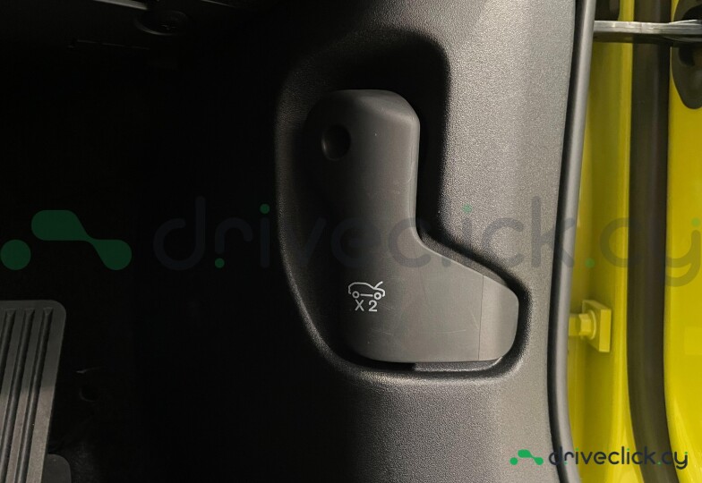 Volvo EX30 Yellow