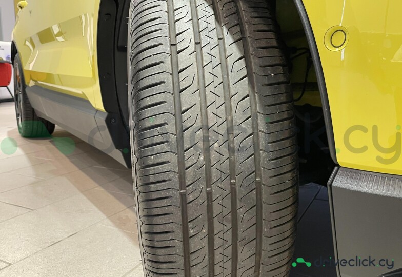 Volvo EX30 Yellow