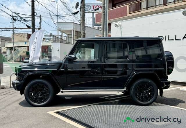 Mercedes G-class Black