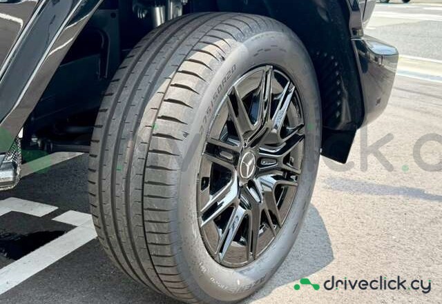 Mercedes G-class Black