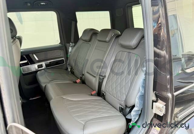 Mercedes G-class Black