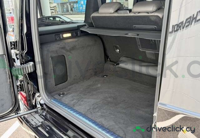 Mercedes G-class Black