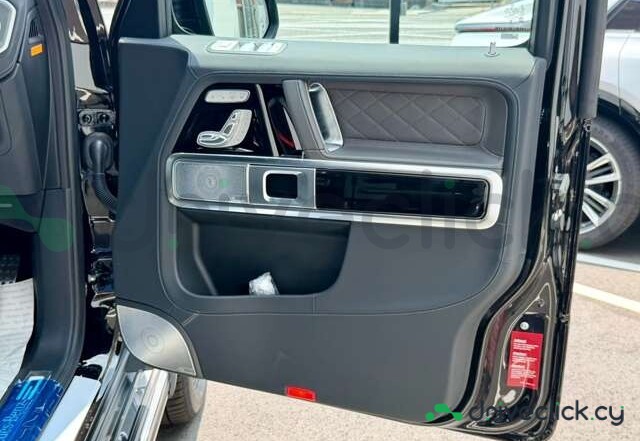 Mercedes G-class Black