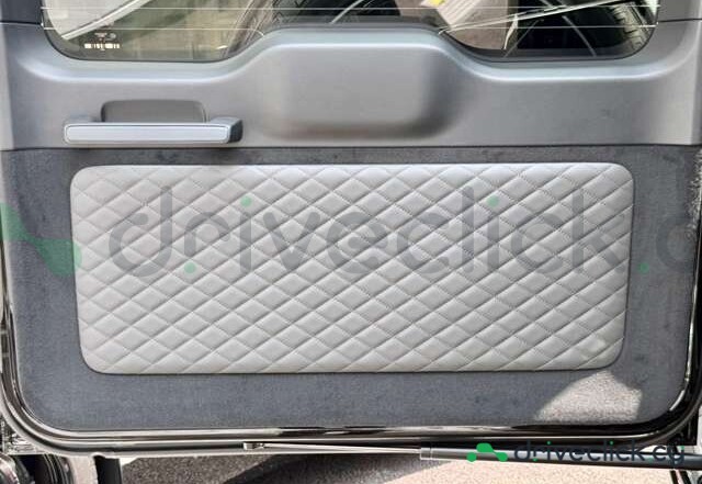 Mercedes G-class Black
