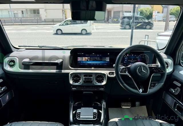 Mercedes G-class Black