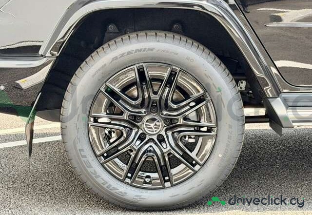 Mercedes G-class Black