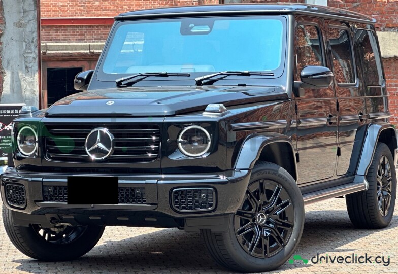 Mercedes G-class Black