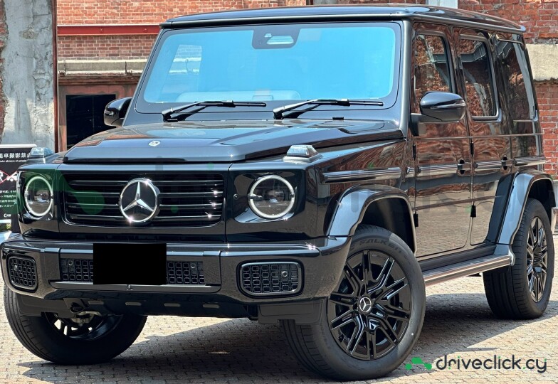 Mercedes G-class Black