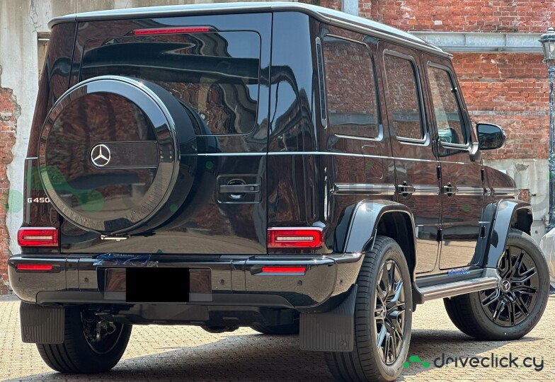 Mercedes G-class Black