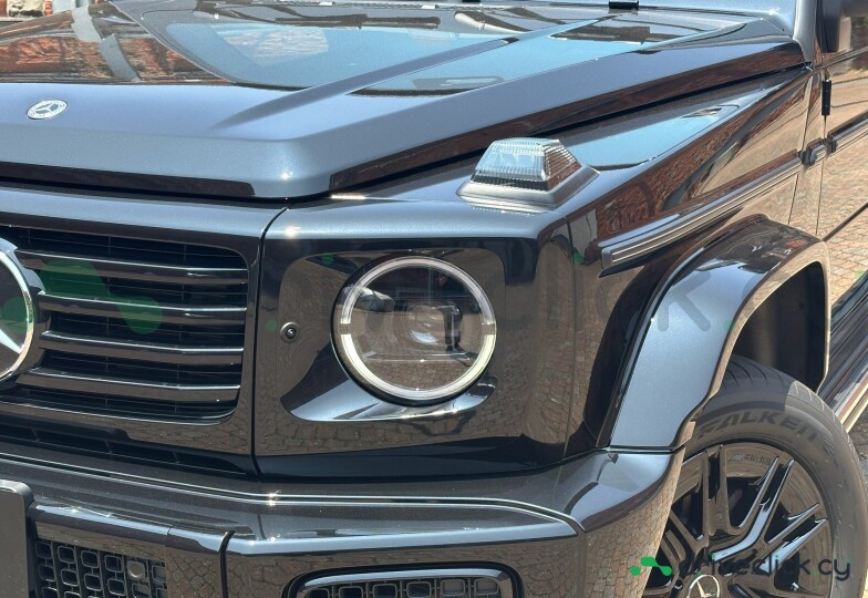 Mercedes G-class Black