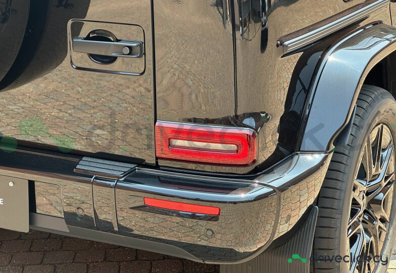 Mercedes G-class Black