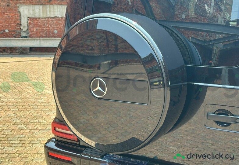 Mercedes G-class Black