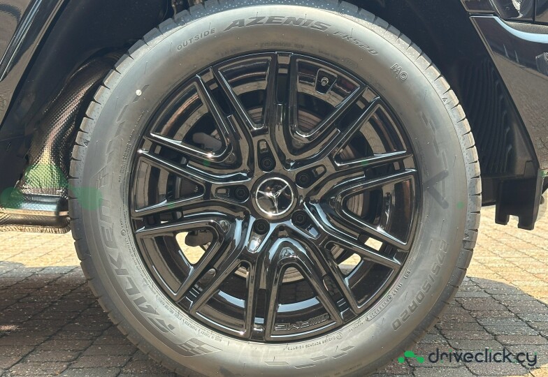Mercedes G-class Black