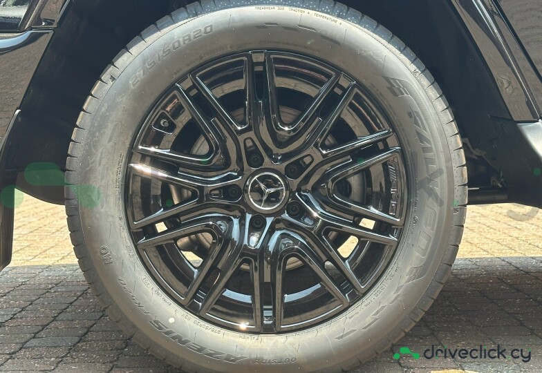 Mercedes G-class Black