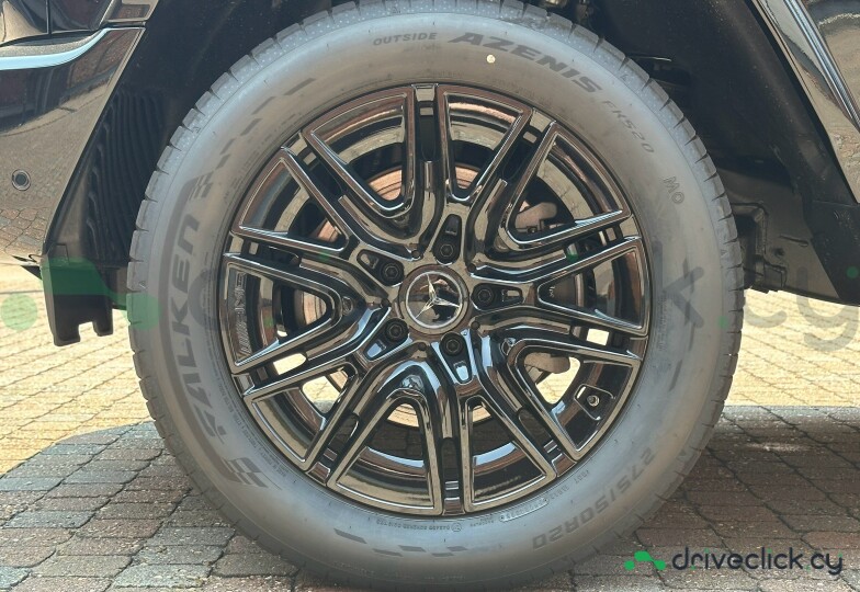 Mercedes G-class Black