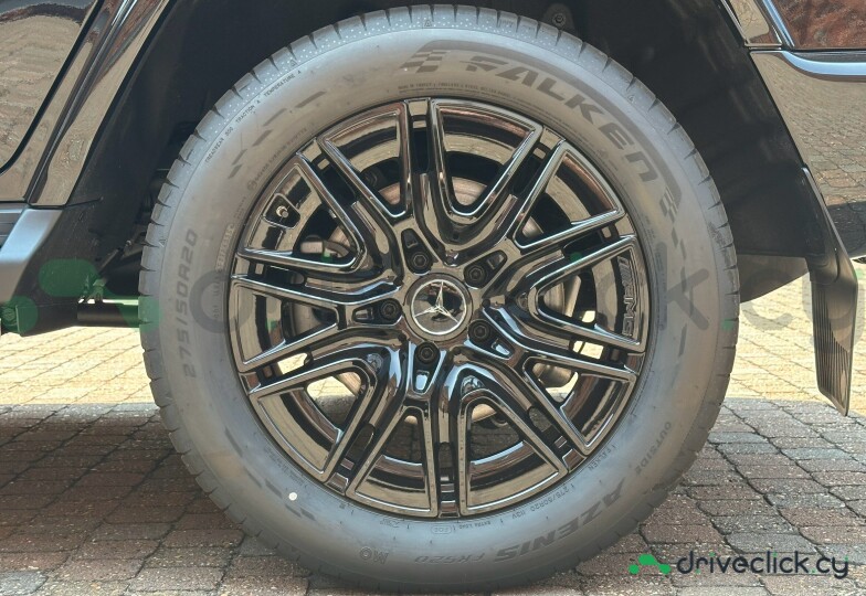 Mercedes G-class Black