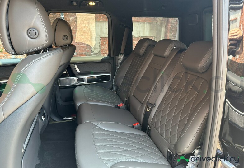 Mercedes G-class Black