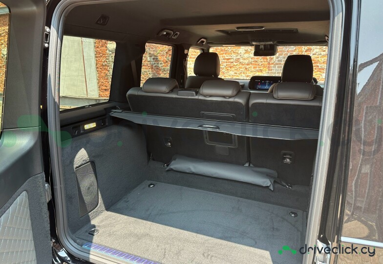 Mercedes G-class Black