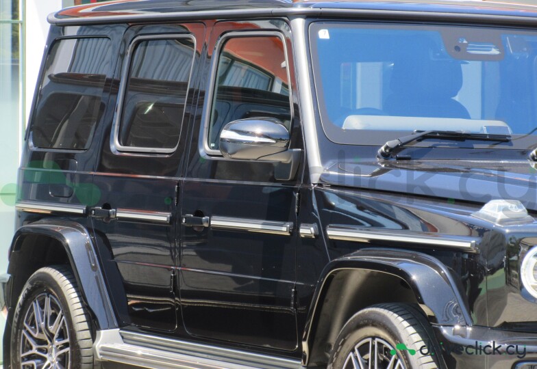 Mercedes G-class Black