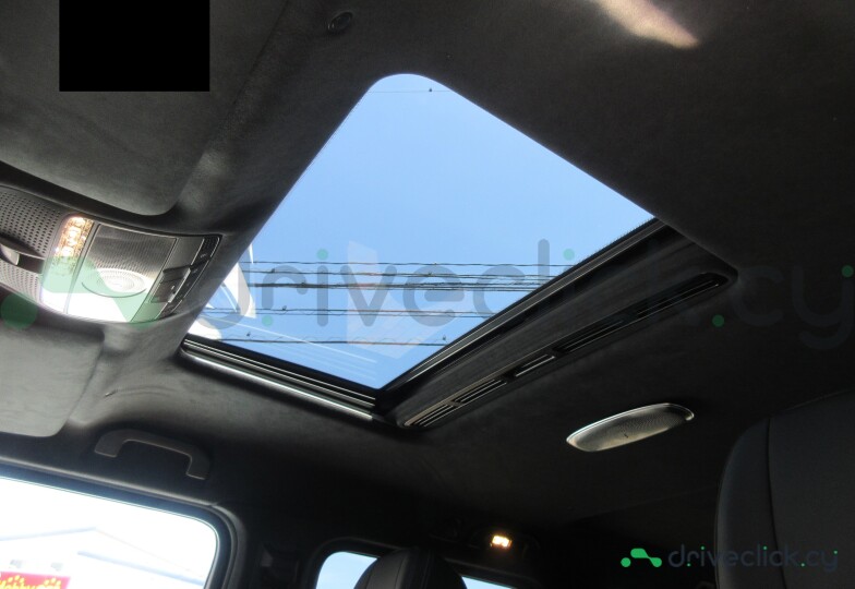 Mercedes G-class Black