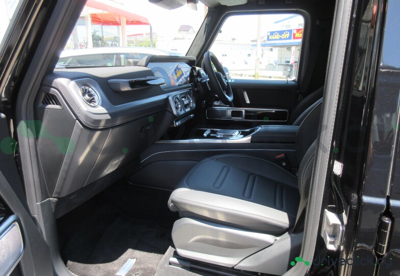Mercedes G-class Black