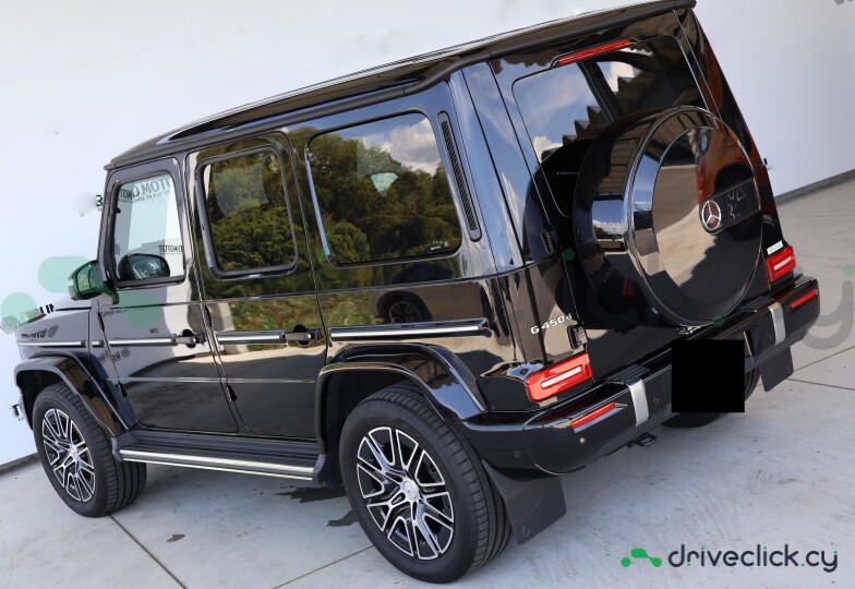 Mercedes G-class Black